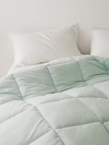 Reversible All-Season Queen Comforter — Dulune