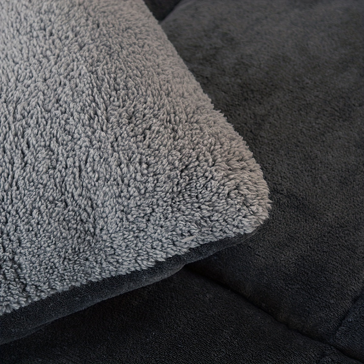 Velvet and Faux Sheepskin Wool Comforter — Dulune