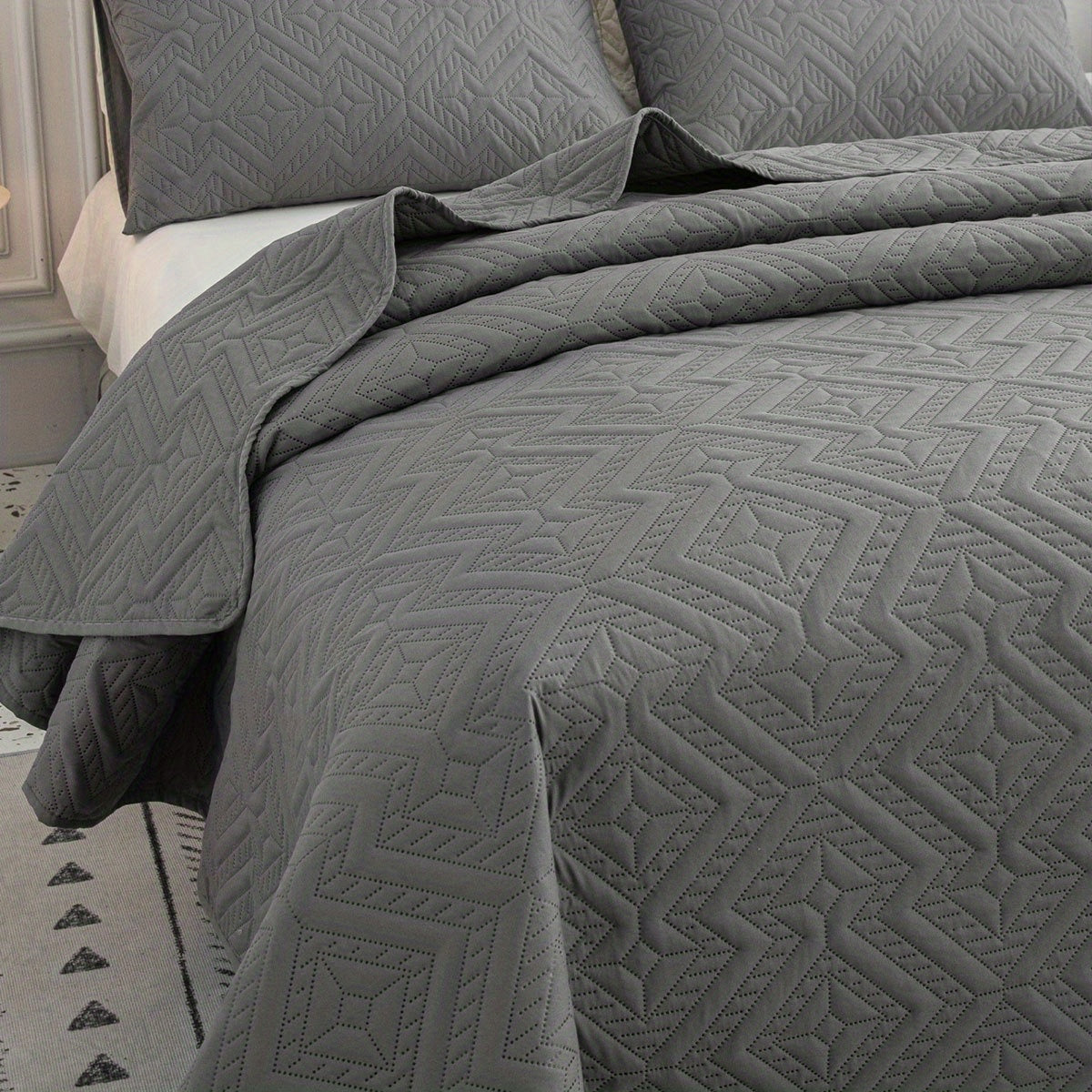 Herringbone Ruffled Microfiber Bedspread — Dulune