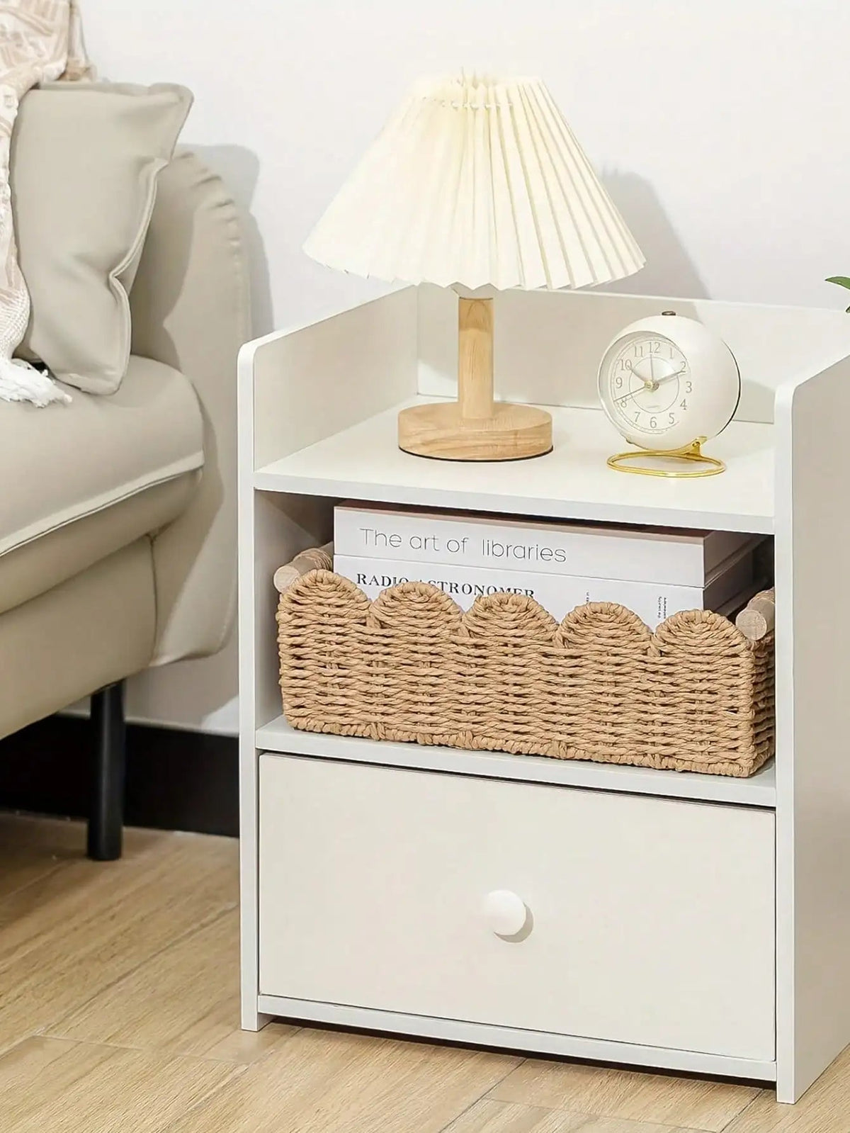 Scalloped Rattan Basket with Wooden Handles — Dulune