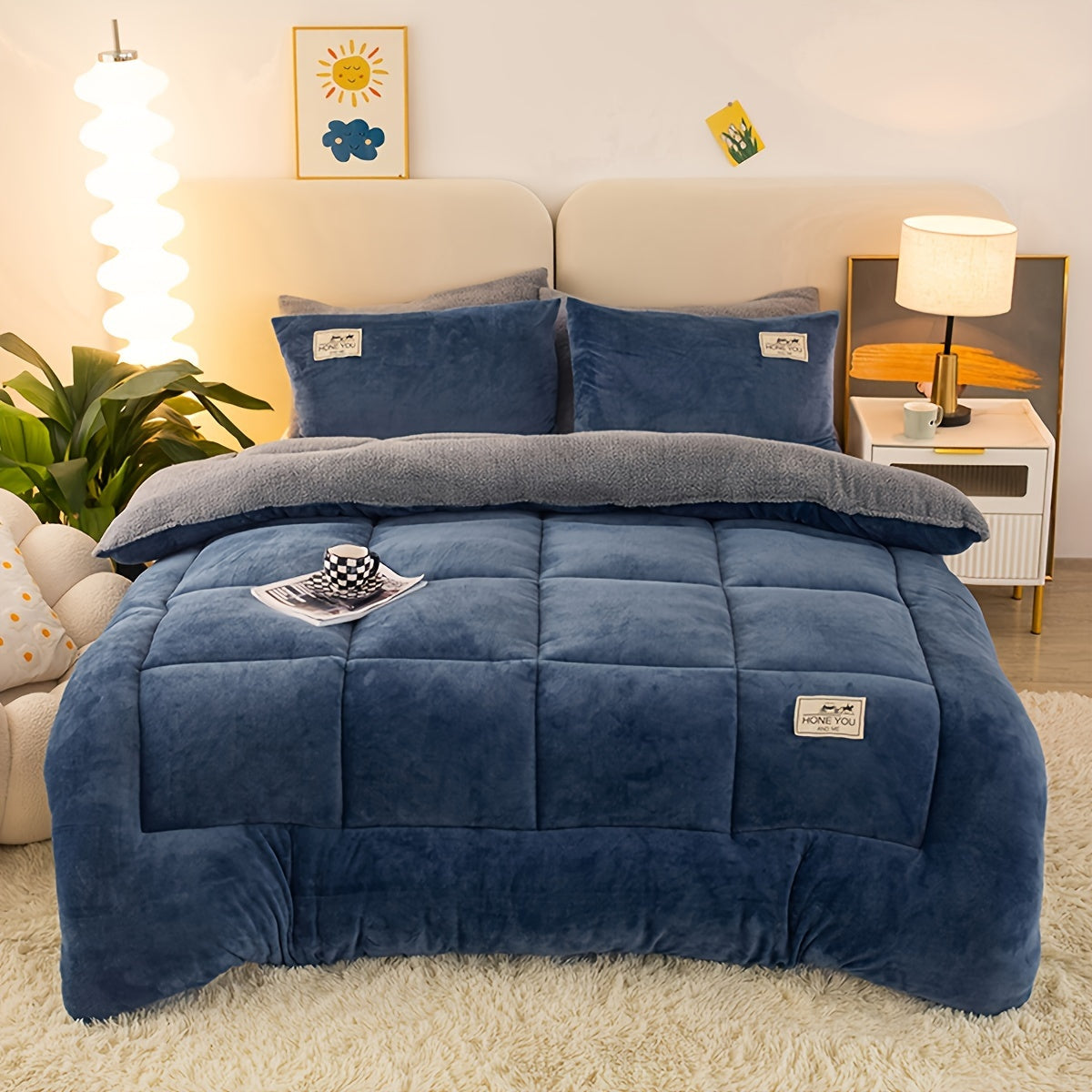 Velvet and Faux Sheepskin Wool Comforter — Dulune
